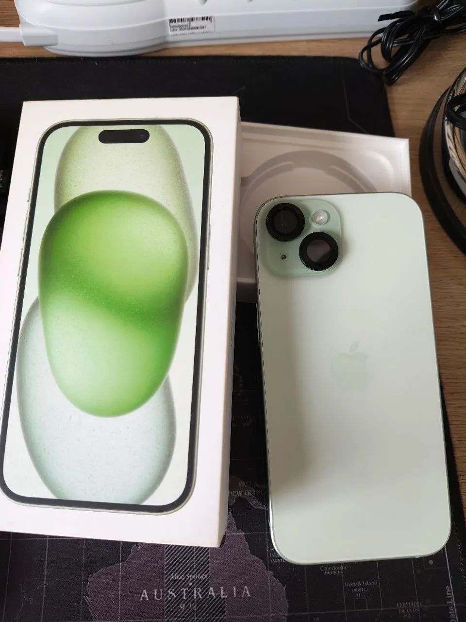 Vendo iPhone 15 Verde com  256G