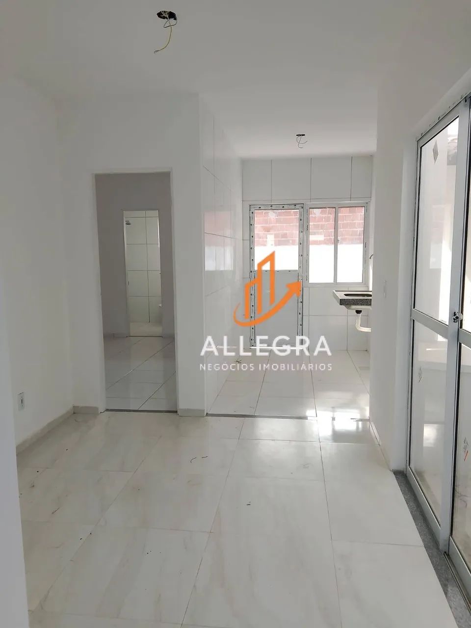 CASA PLANA COM 3 QUARTOS - Foto 3