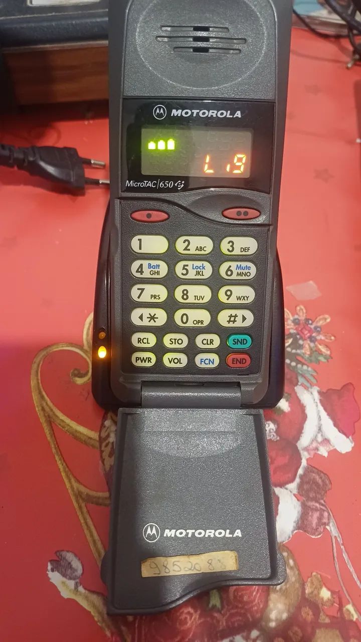 Celular motorola vintage microtac 650