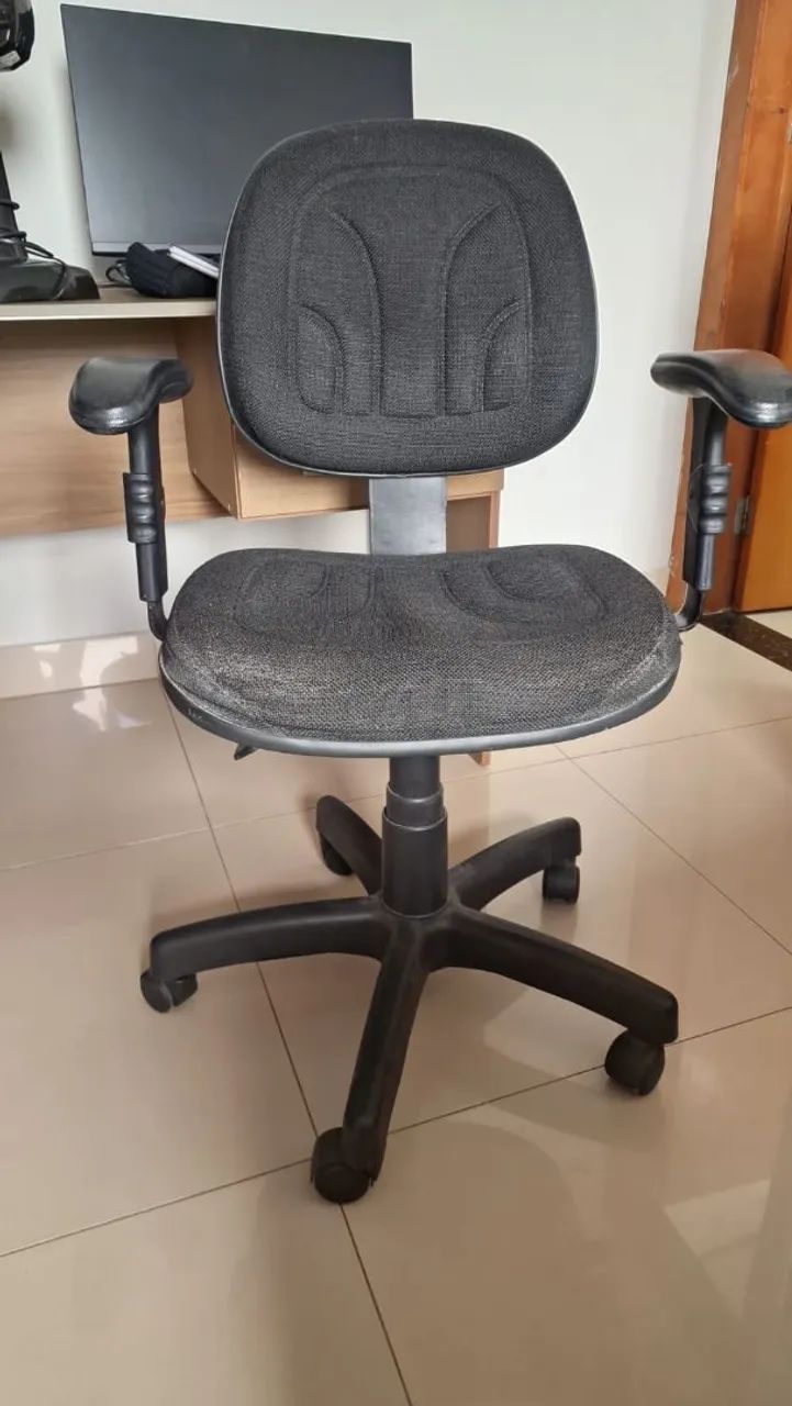 CADEIRA DE ESCRITORIO GIRATORIA E REGULAVEL - Foto 2