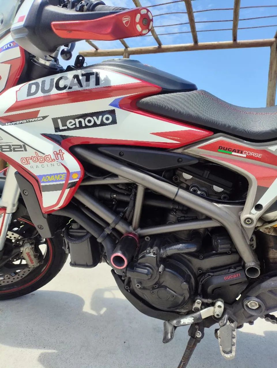 Ducati Hyperstrada 821 - Foto 4