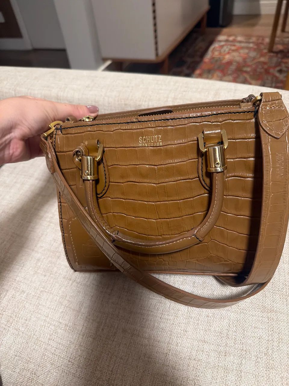 Bolsa Schutz Lorena couro marrom  - Foto 4