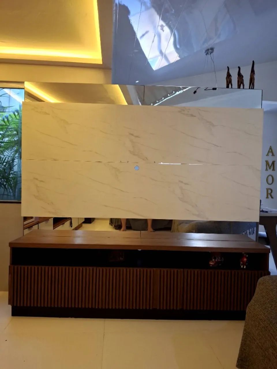 Painel tv com espelho e led