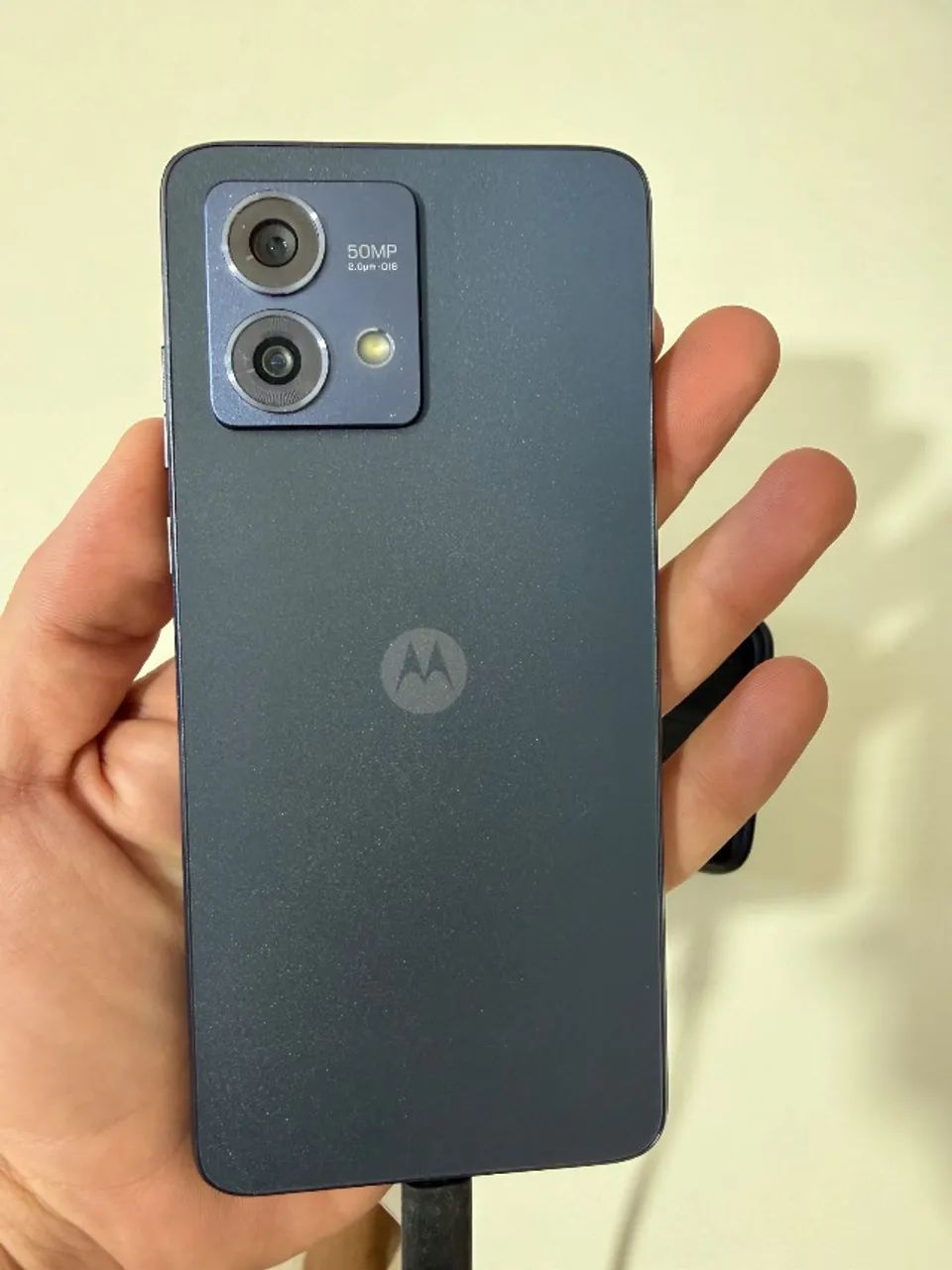 Celular Motorola Moto G84 256gb - excelente estado - Foto 2