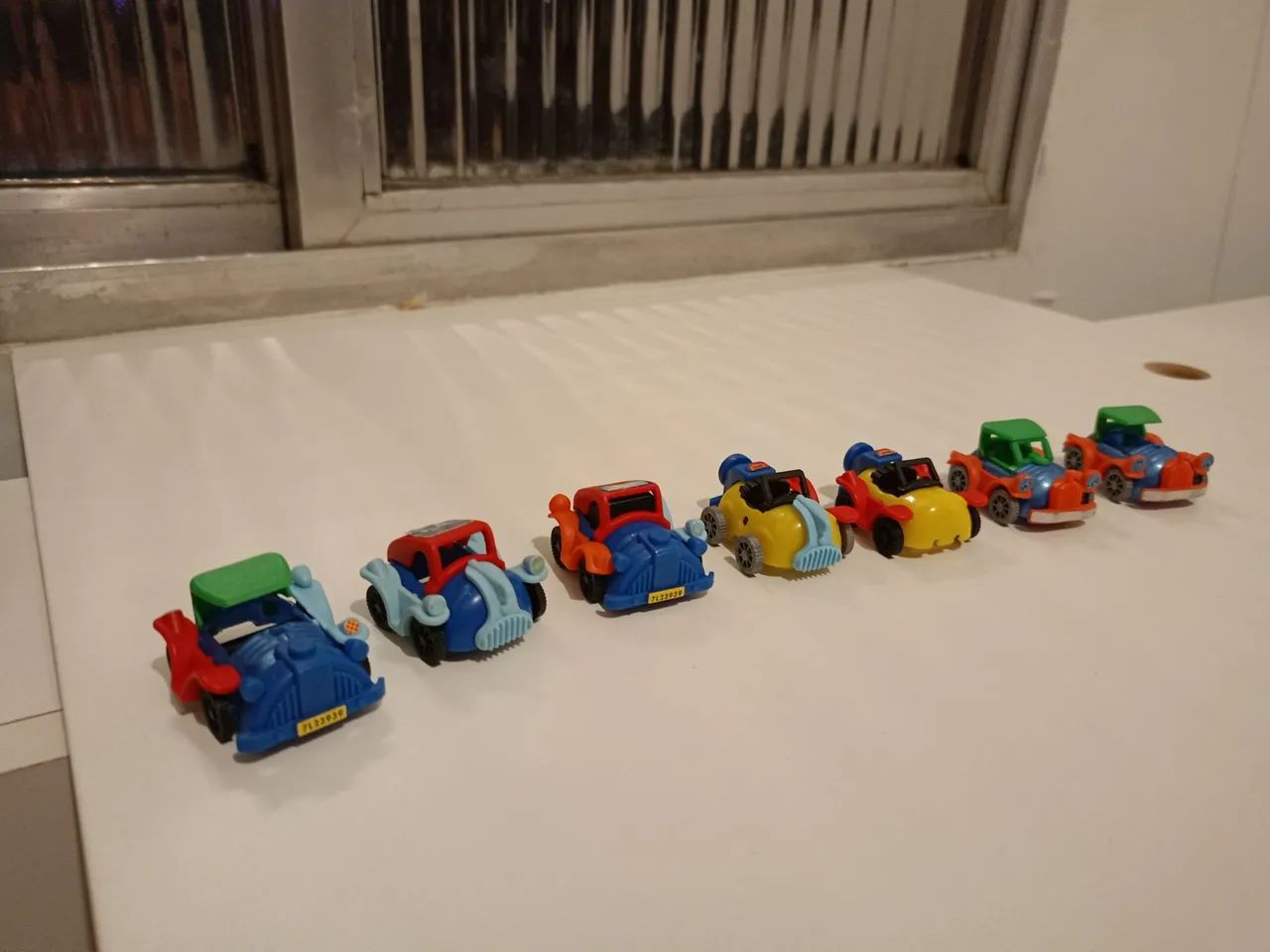 Kinder ovo - carros 