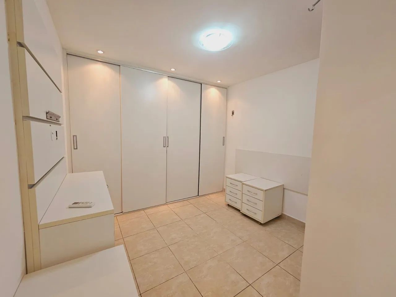 **Apto Excelente, c/ Armários Modulados**