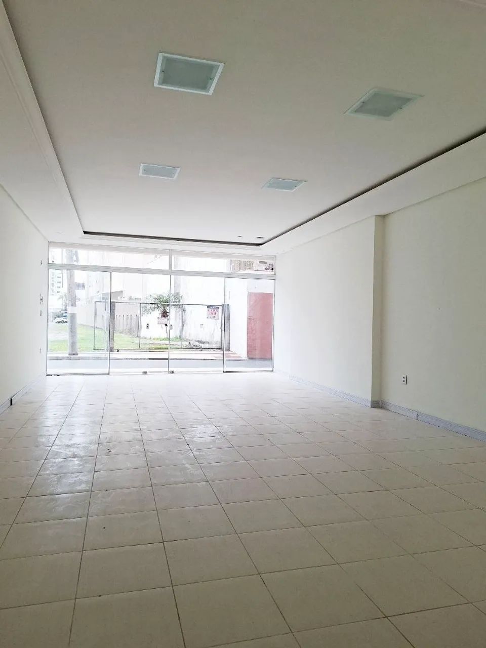 Sala comercial "Centro de Balneário Camboriú"! - Foto 2