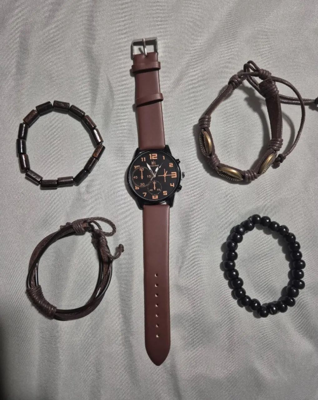 Kit relógio + pulseiras - Foto 2