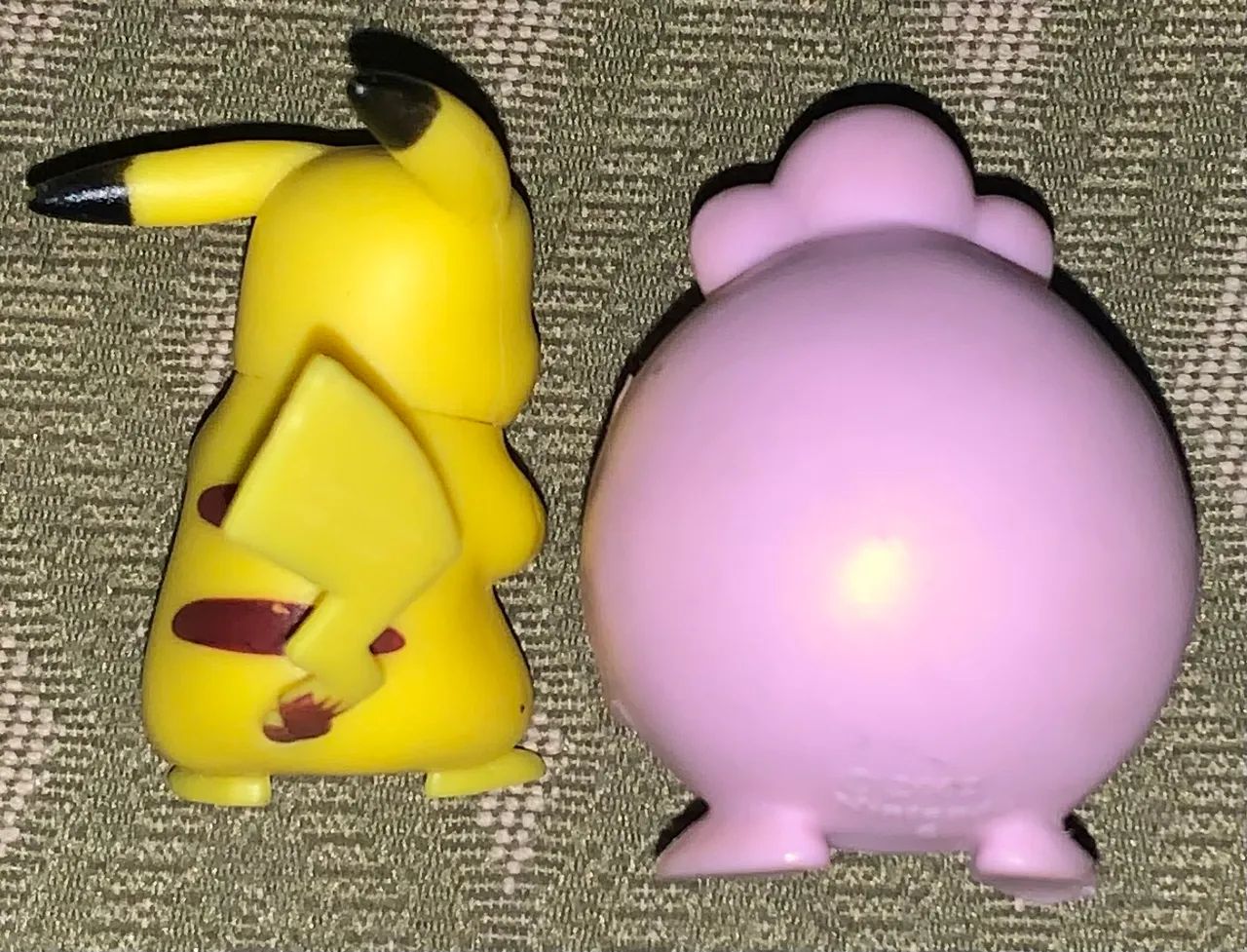 Pokemon 2 bonecos Pikachu e Igglybuff originais impecáveis  - Foto 2