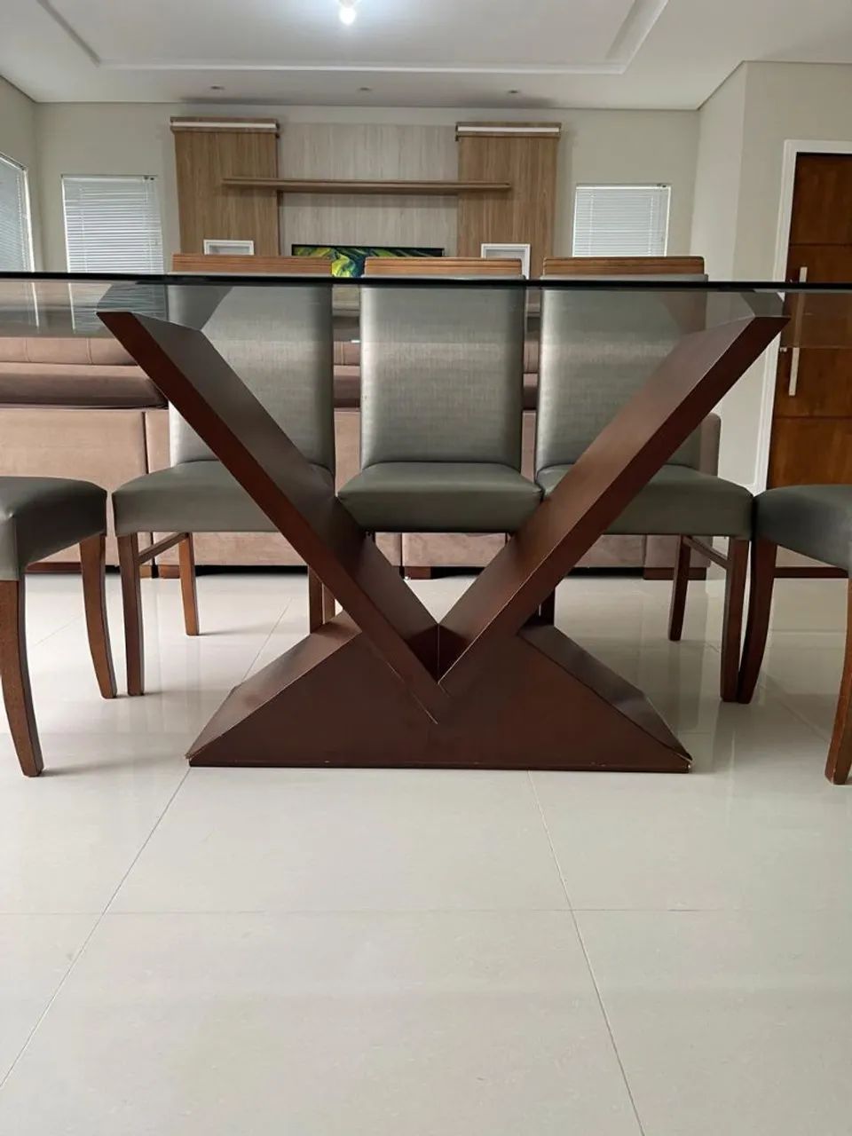 Mesa de Jantar 8 Lugares com Tampo de Vidro + 8 Cadeiras - Foto 4