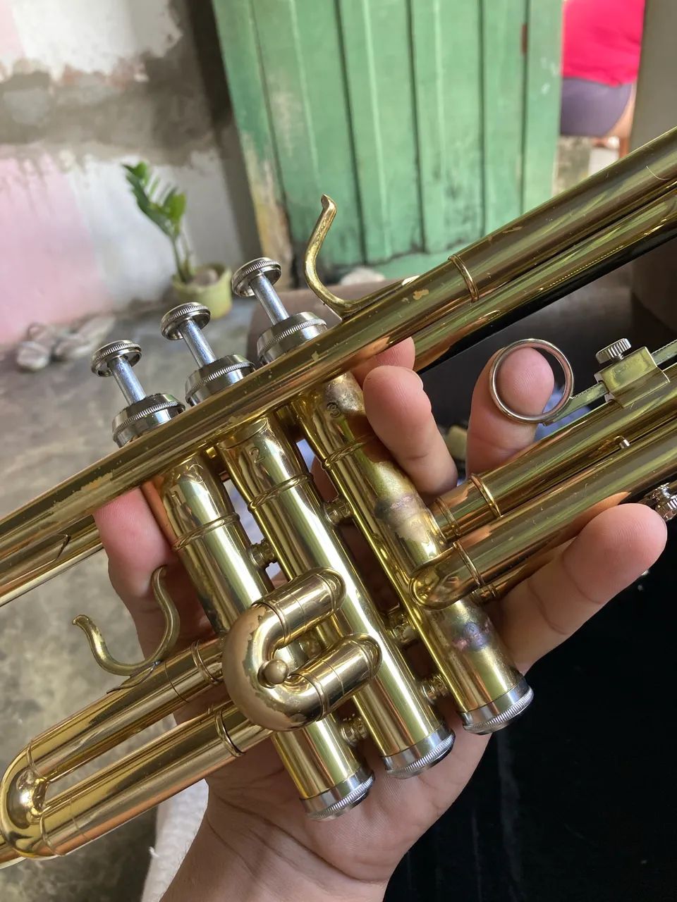 Trompete Michael semi novo com algumas marcas de uso  - Foto 4