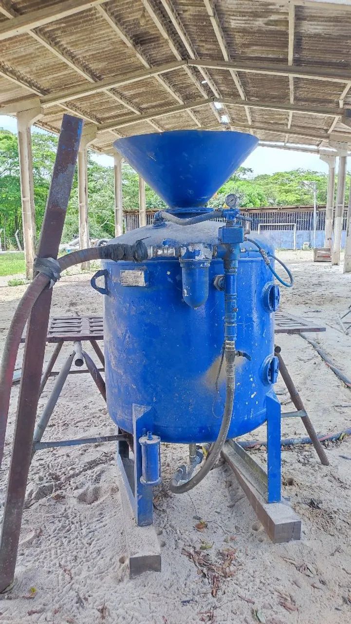 Tanque de abrasivo marca CMV 560 Litros - Foto 2