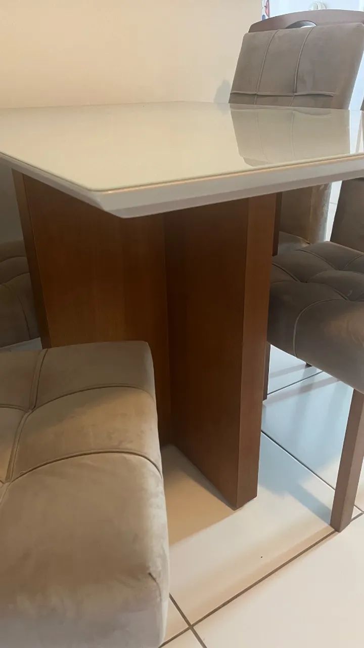 Mesa de jantar com tampo de vidro - 4 cadeiras  - Foto 3