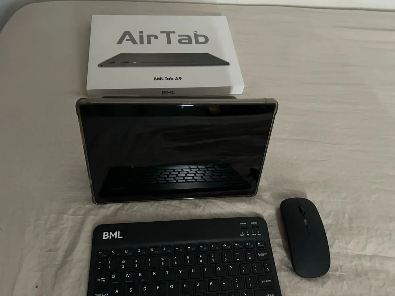 Tablet semi novo, quase sem marcas de uso e funcionando normalmente  - Foto 2