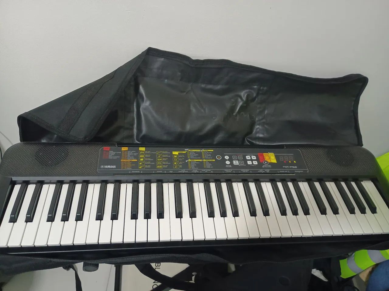 Vendo Teclado Yamaha - semi novo