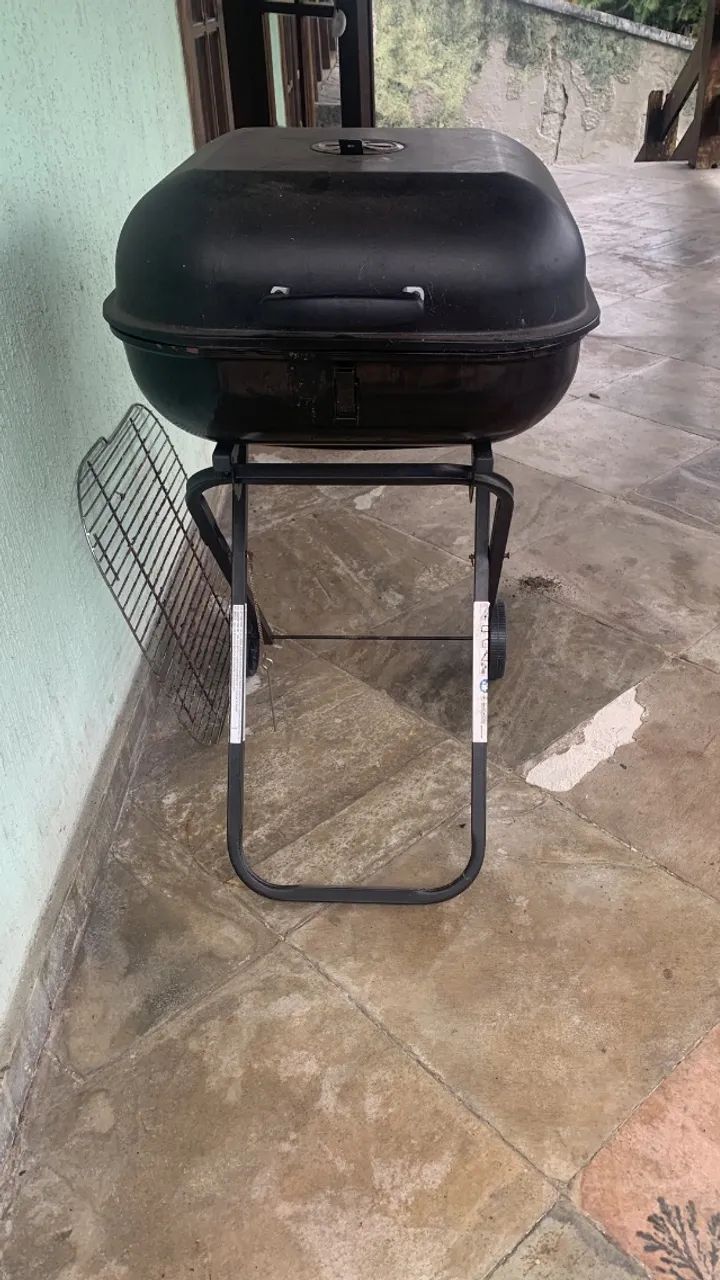 Churrasqueia semi nova 