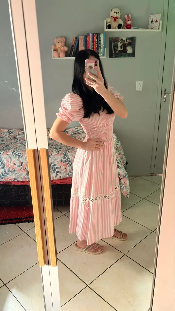 Vestido Midi Rosa e Branco Listrado com Lastex e Detalhe em Renda - Foto 2