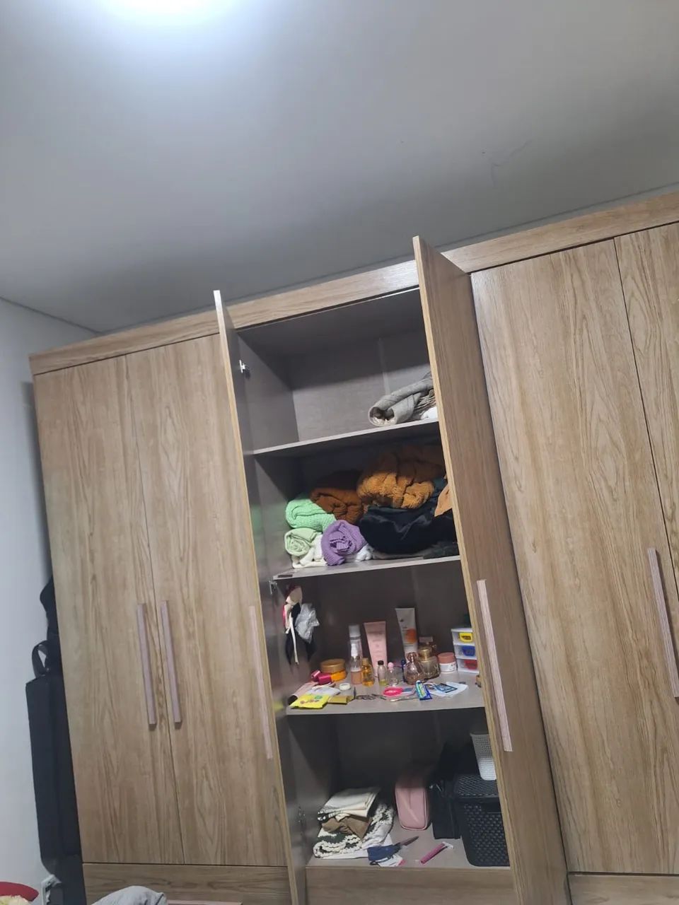 Vendo guarda-roupa 6 portas  - Foto 2