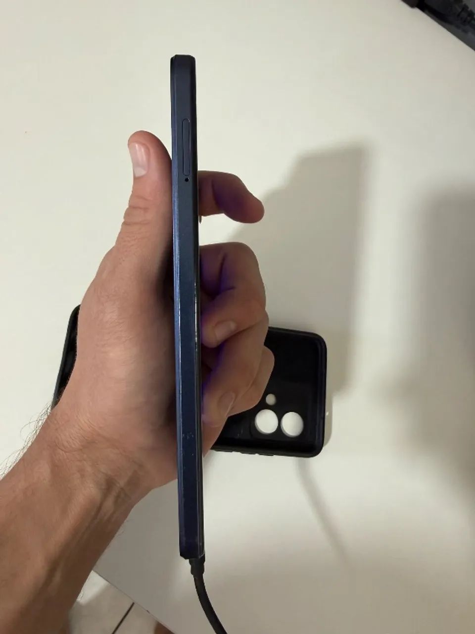 Celular Motorola Moto G84 256gb - excelente estado - Foto 4