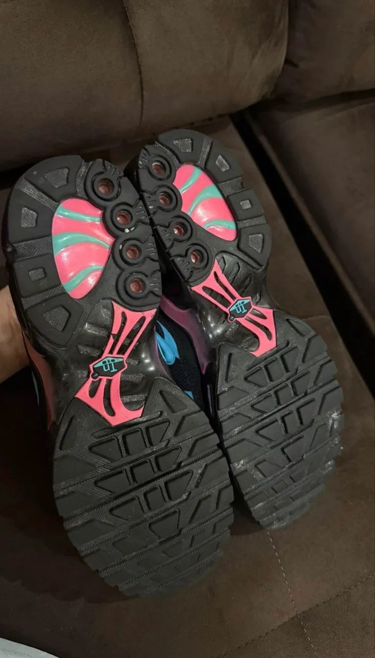tenis air max plus tn miami vice  - Foto 4