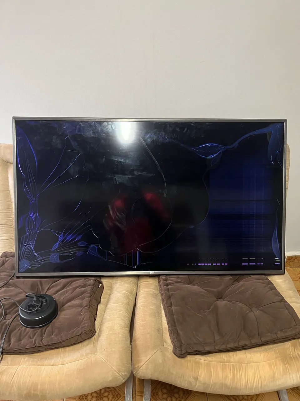 Televisão LG 50 polegadas com defeito tela quebrada  - Foto 5