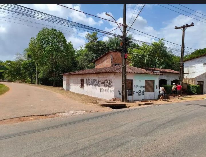 Casa na avenida para venda