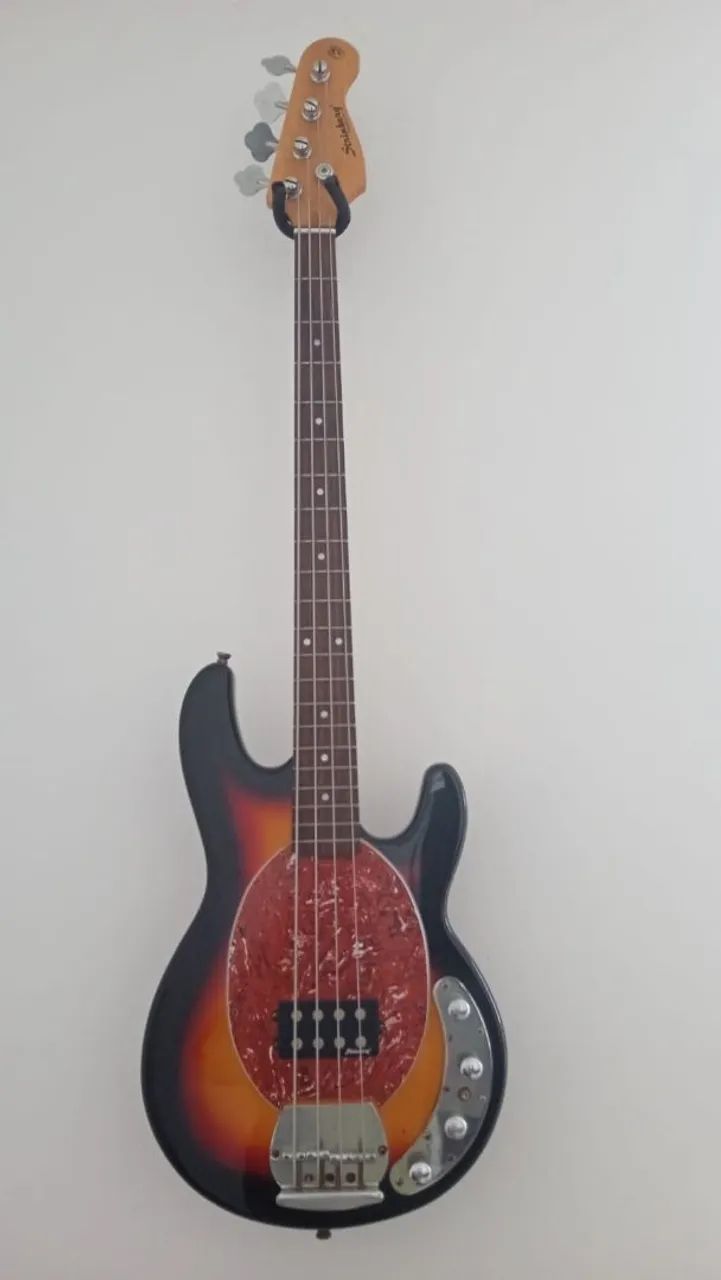 Contra baixo Strinberg modelo music man