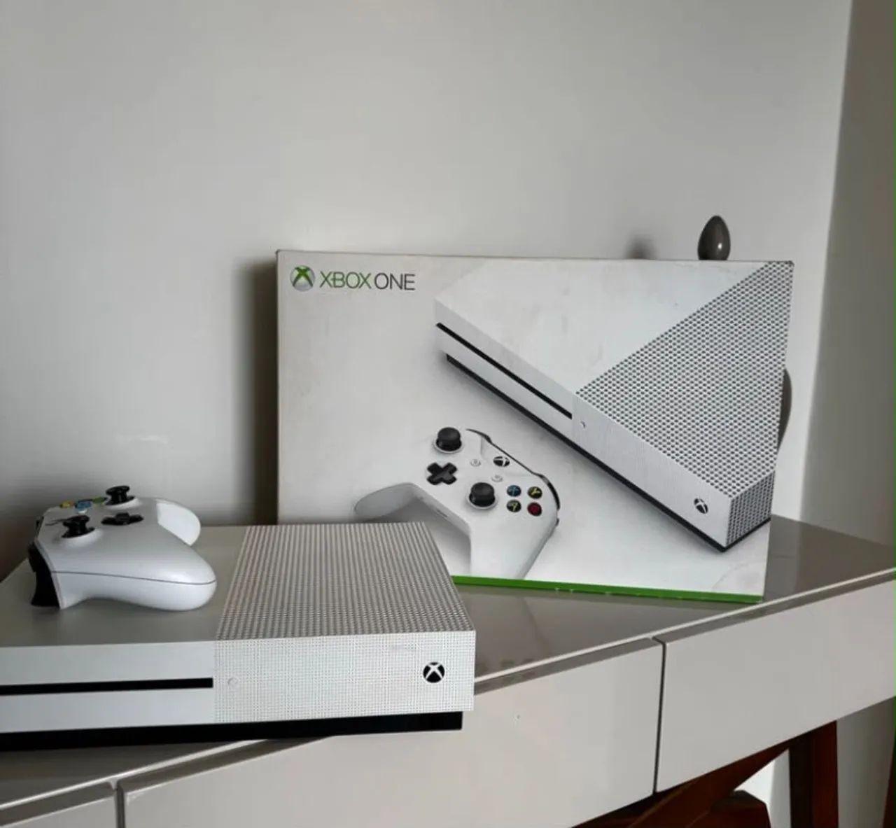 XBOX ONE S - EXCELENTE ESTADO!!