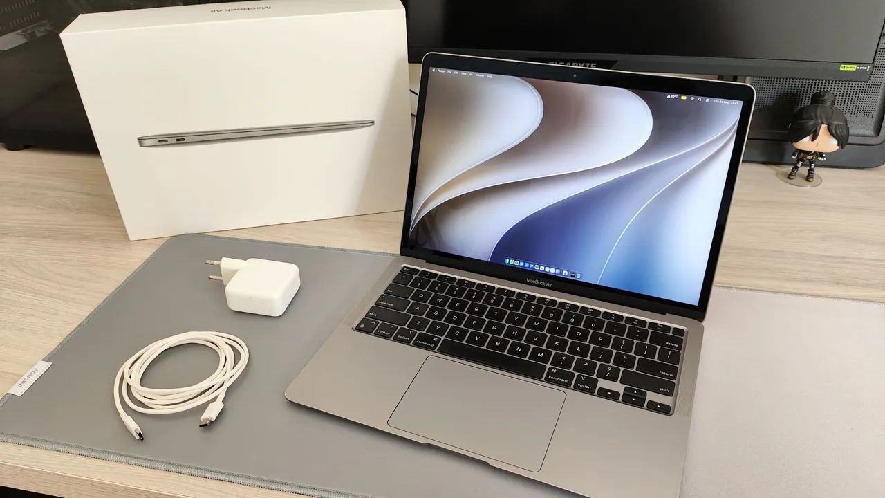 MacBook Air M1 Space Gray - 8Gb / 256Gb
