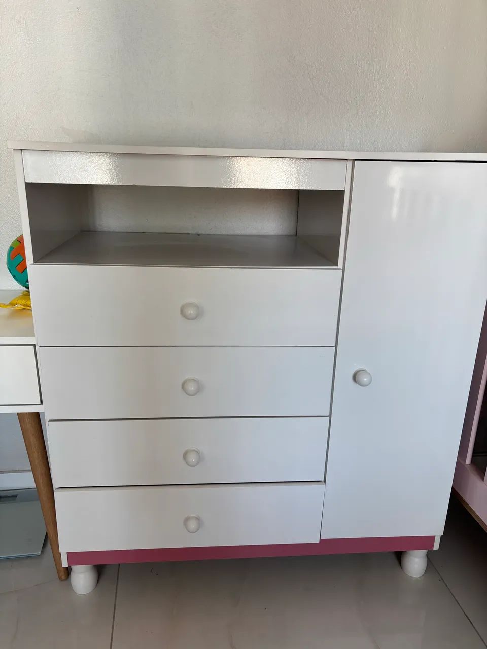 Cômoda de bebê menina