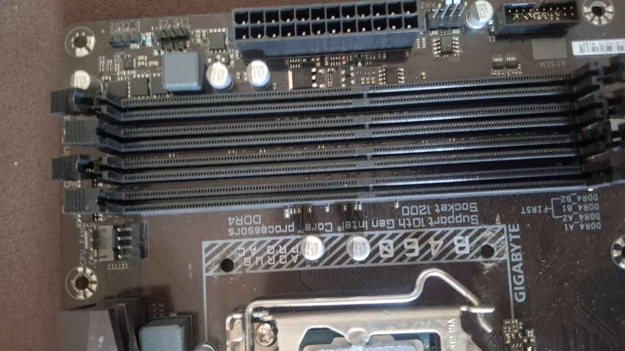 Placa Mãe B460 Aorus PRO AC + I7 7700K  - Foto 3