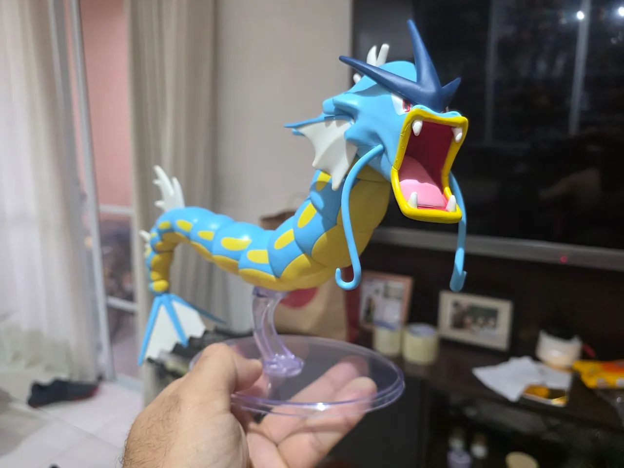 Boneco gyarados pokemon