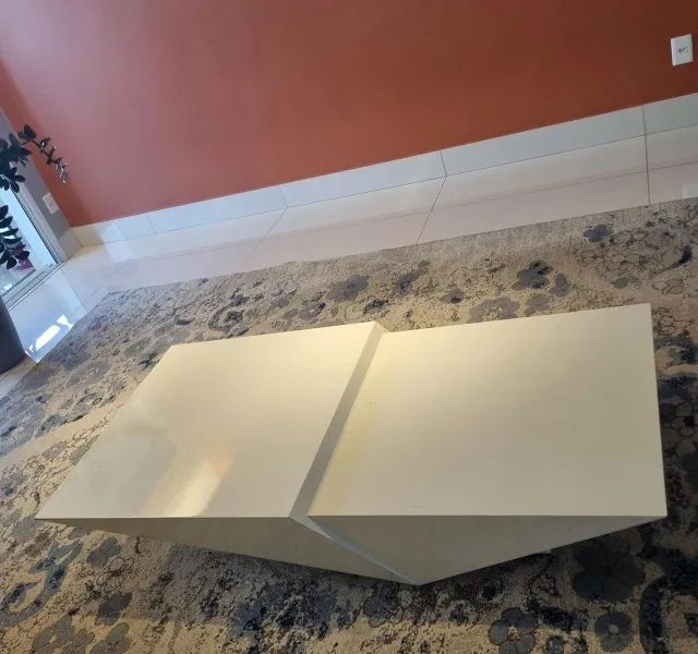 Mesa de centro assimétrica 