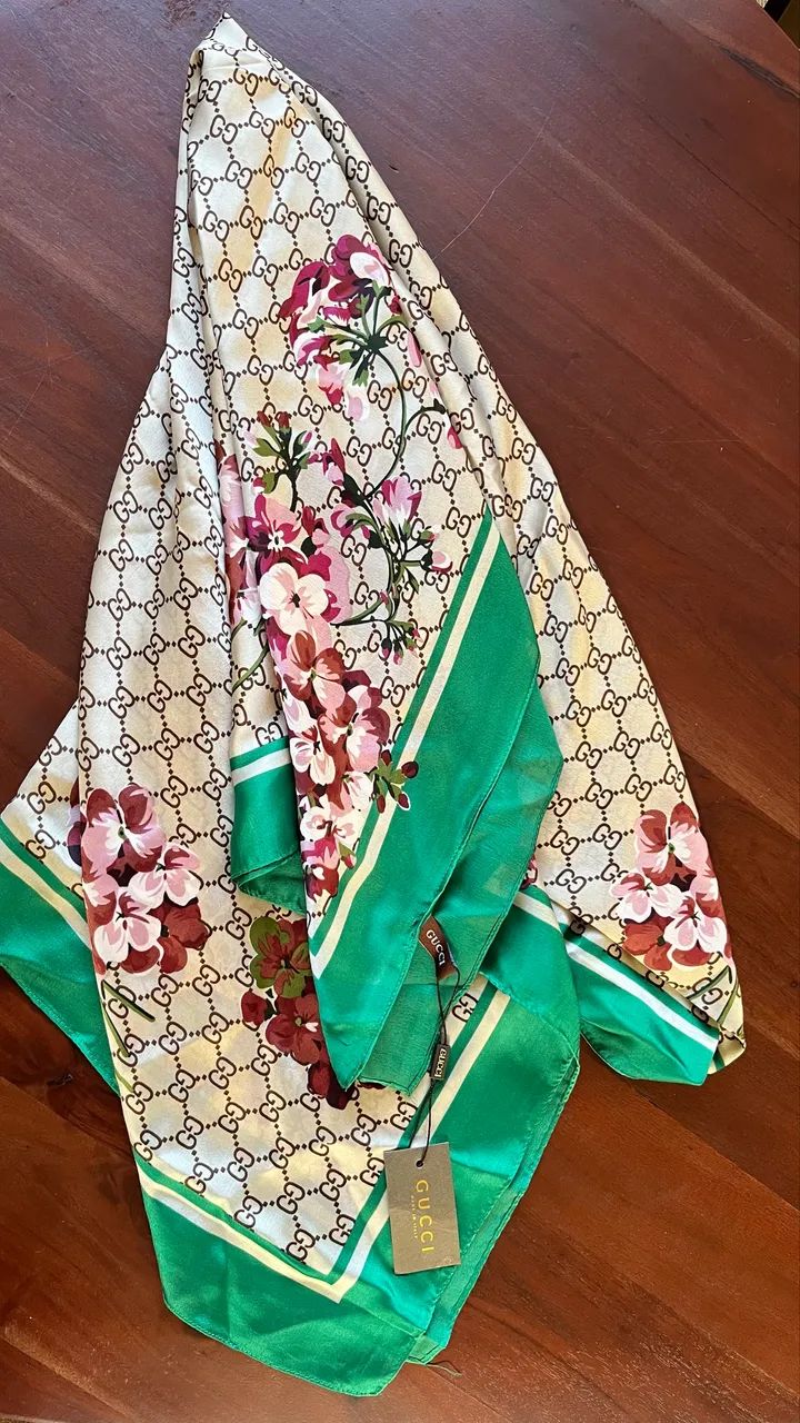 Echarpe lenço seda Gucci  - Foto 3