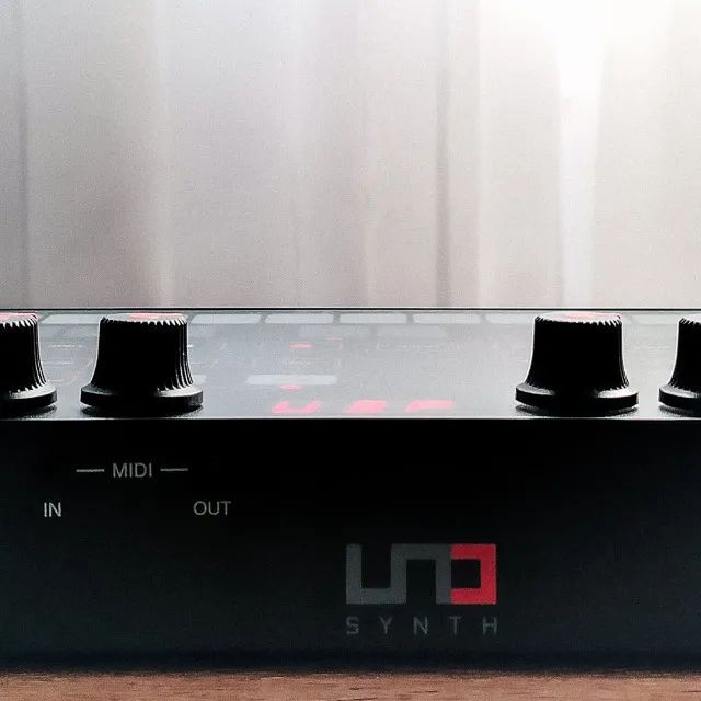 Uno Synth IK Multimedia em ótimo estado - Foto 5