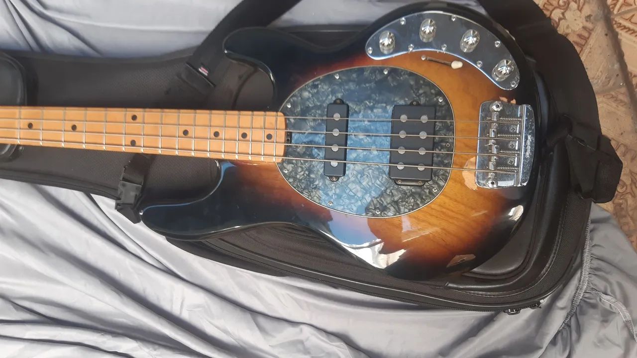 Music Man stingray Hs