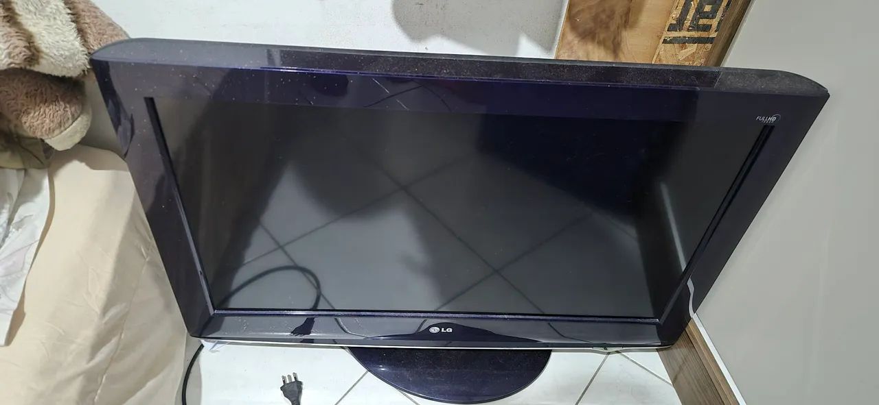 TV LG para retirada de peça