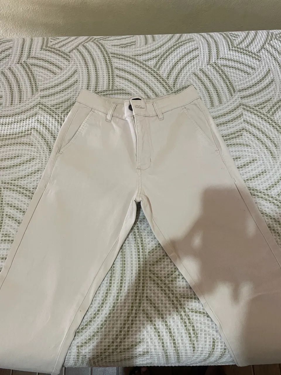 Calça Sarja bege tamanho 38, excelente estado, marca Luidgi  - Foto 3