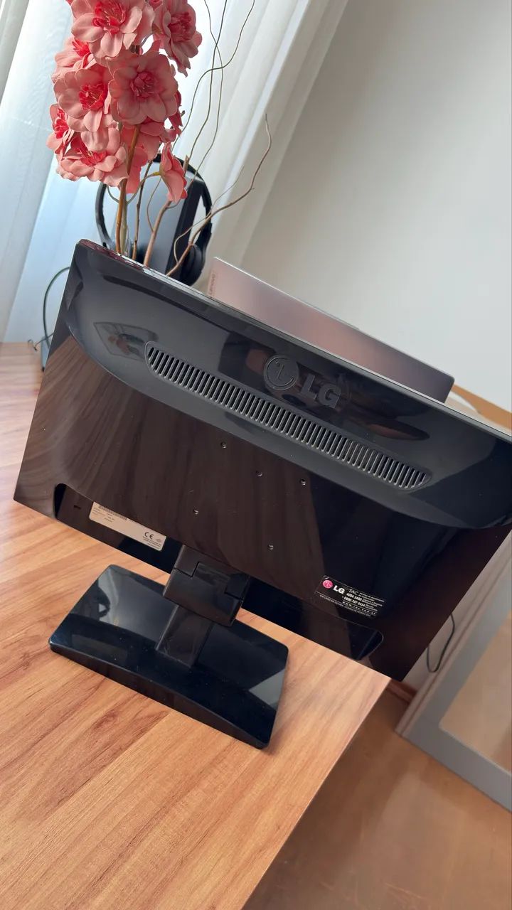 Monitor LG Flatron E1941C 18,5? LED LCD Wide VGA - Funcionando Perfeitamente - Foto 5
