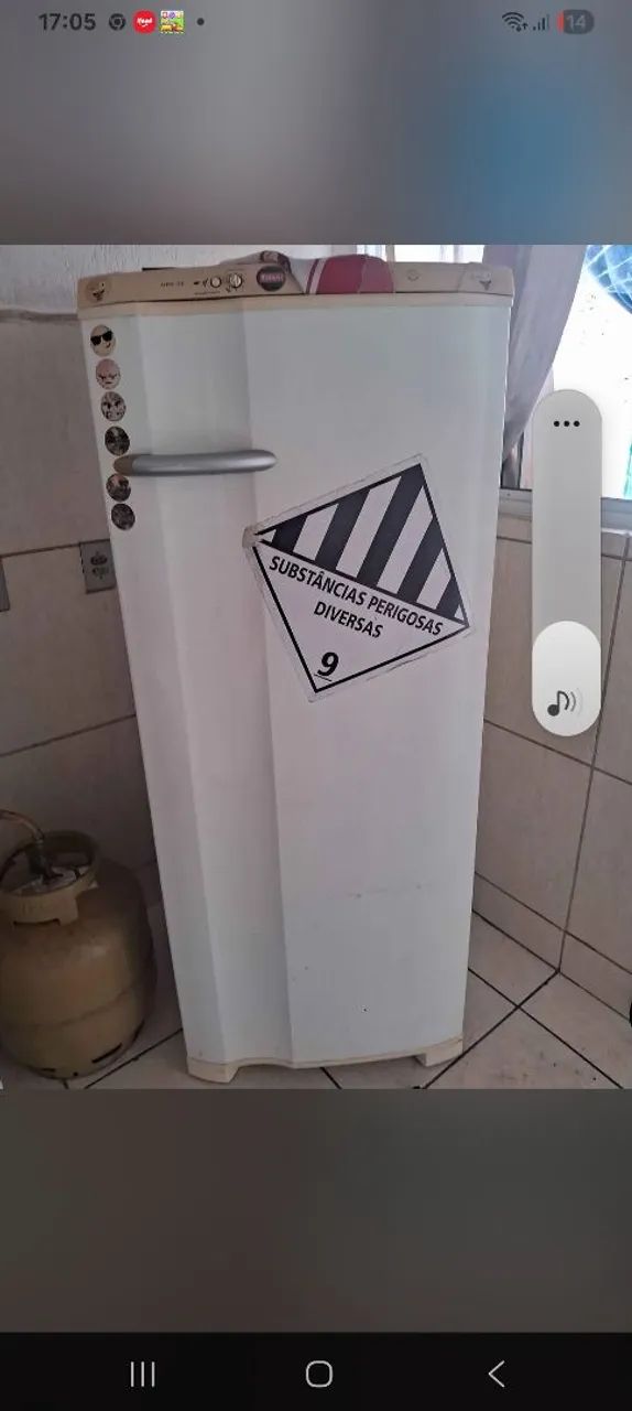 Vendo geladeira 220vlts - Foto 2