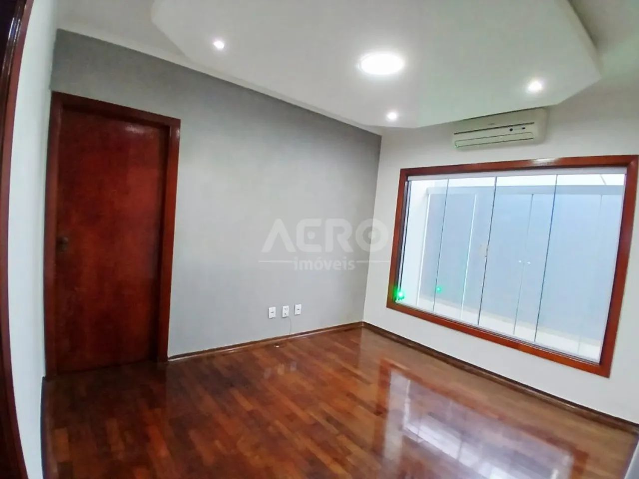 Casa com 4 dormitórios e toda climatizada - Foto 5