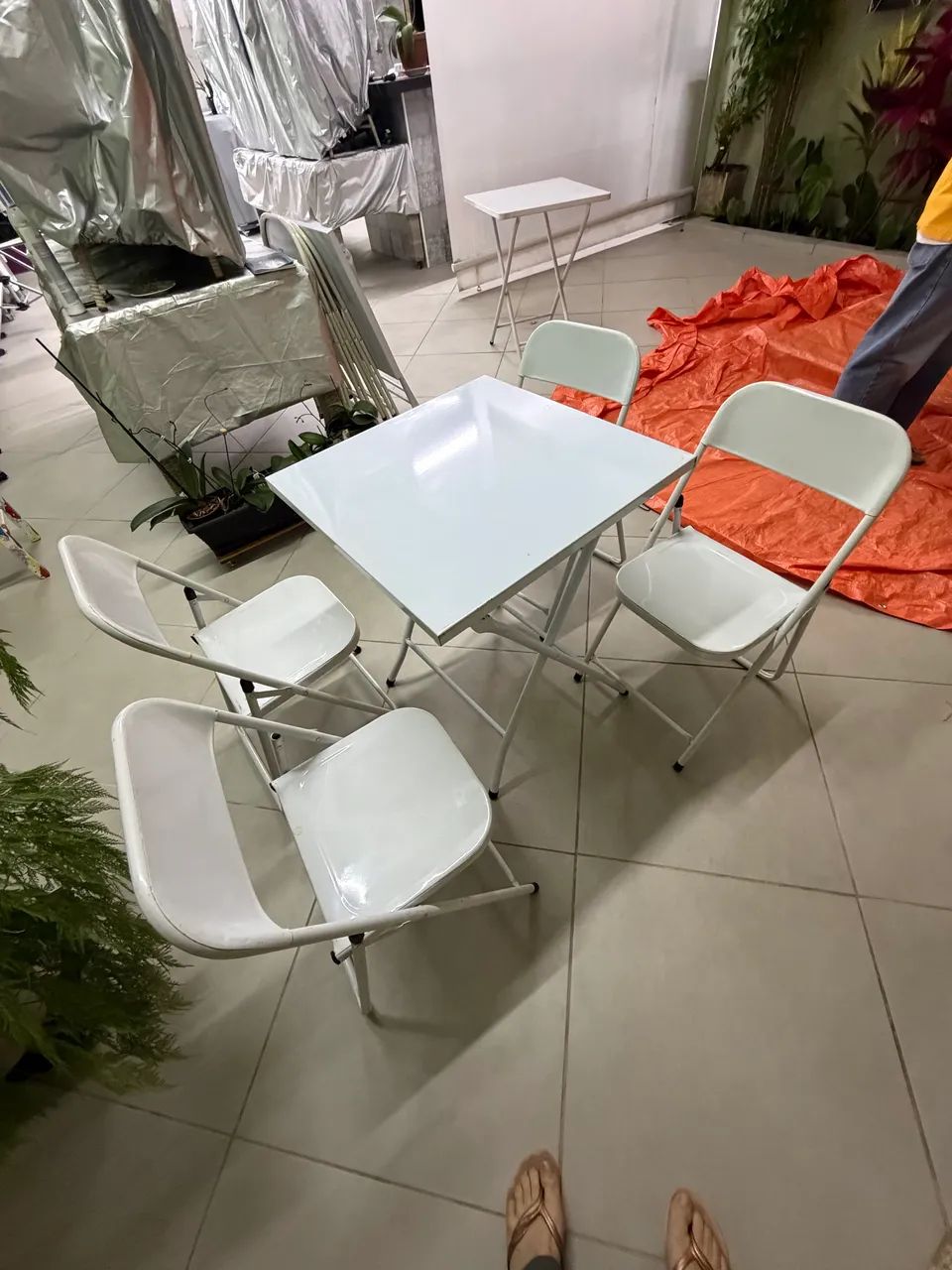 Conjunto de cadeiras e mesa em aço  - Foto 3