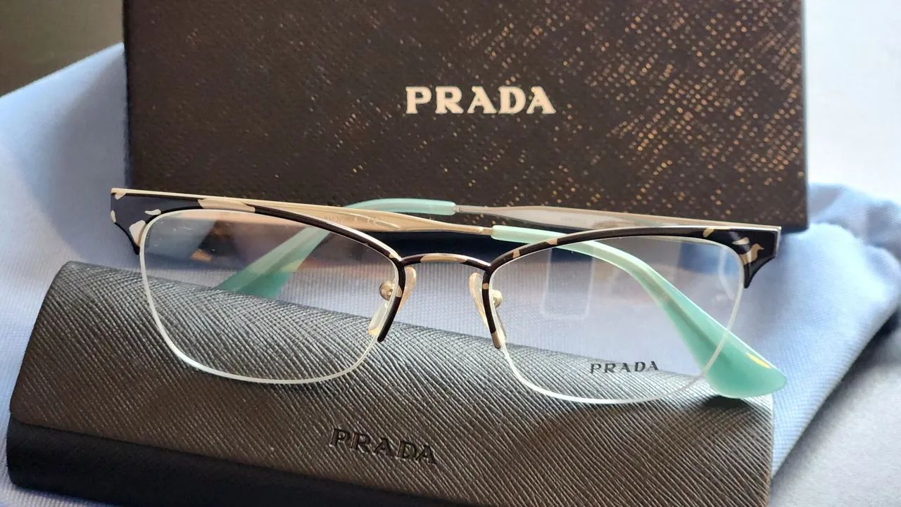 Óculos Prada modelo VPR 65Q original NOVO