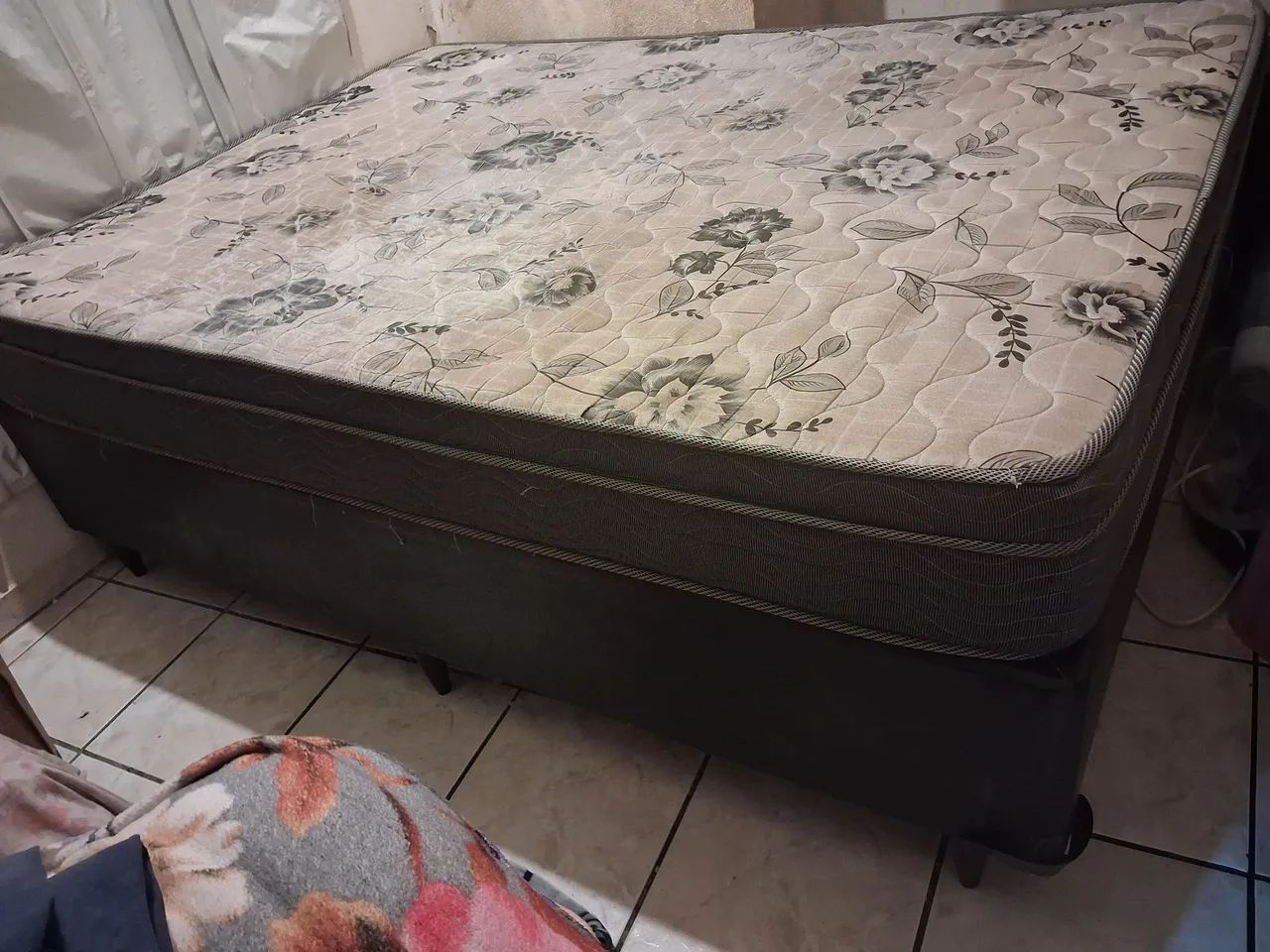 Base cama quem compra base ser quiser dou colchão  - Foto 2