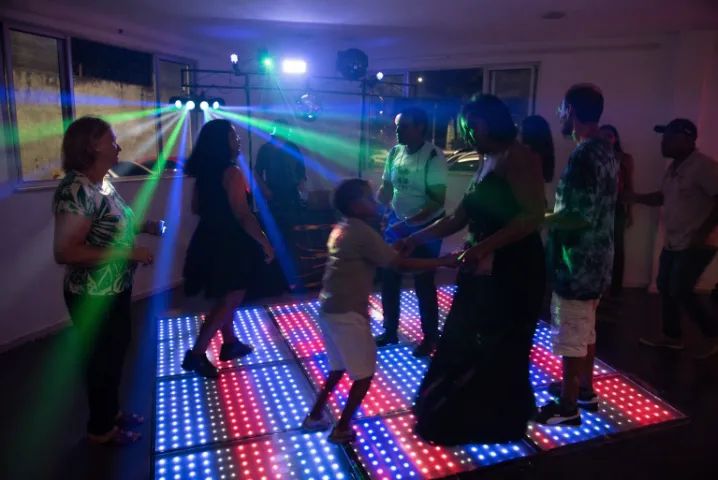 Dj para festas e eventos. Temos microfone sem fio - Foto 4