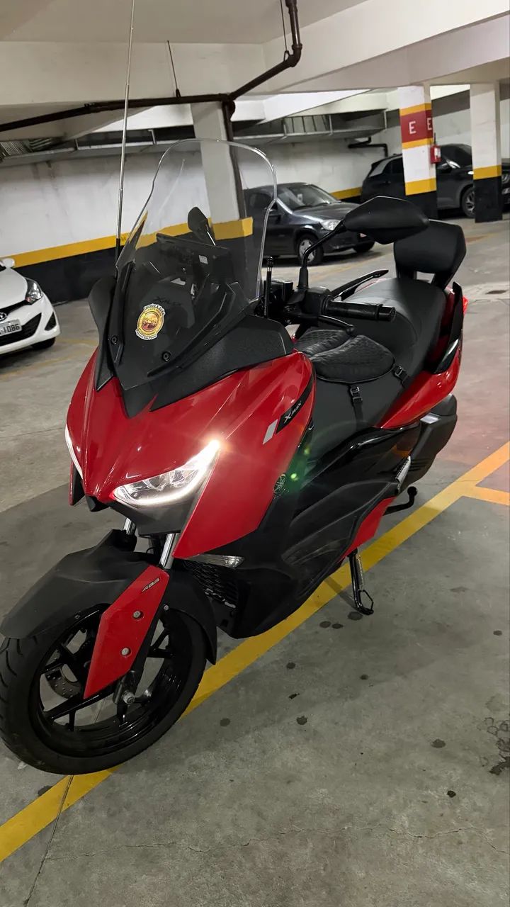 Vendo xmax com acessórios  - Foto 2