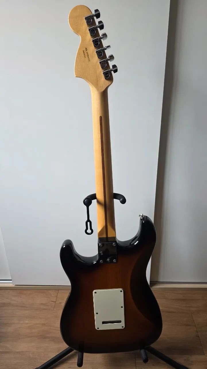 Guitarra Fender American Special Stratocaster | 2-Color Sunburst