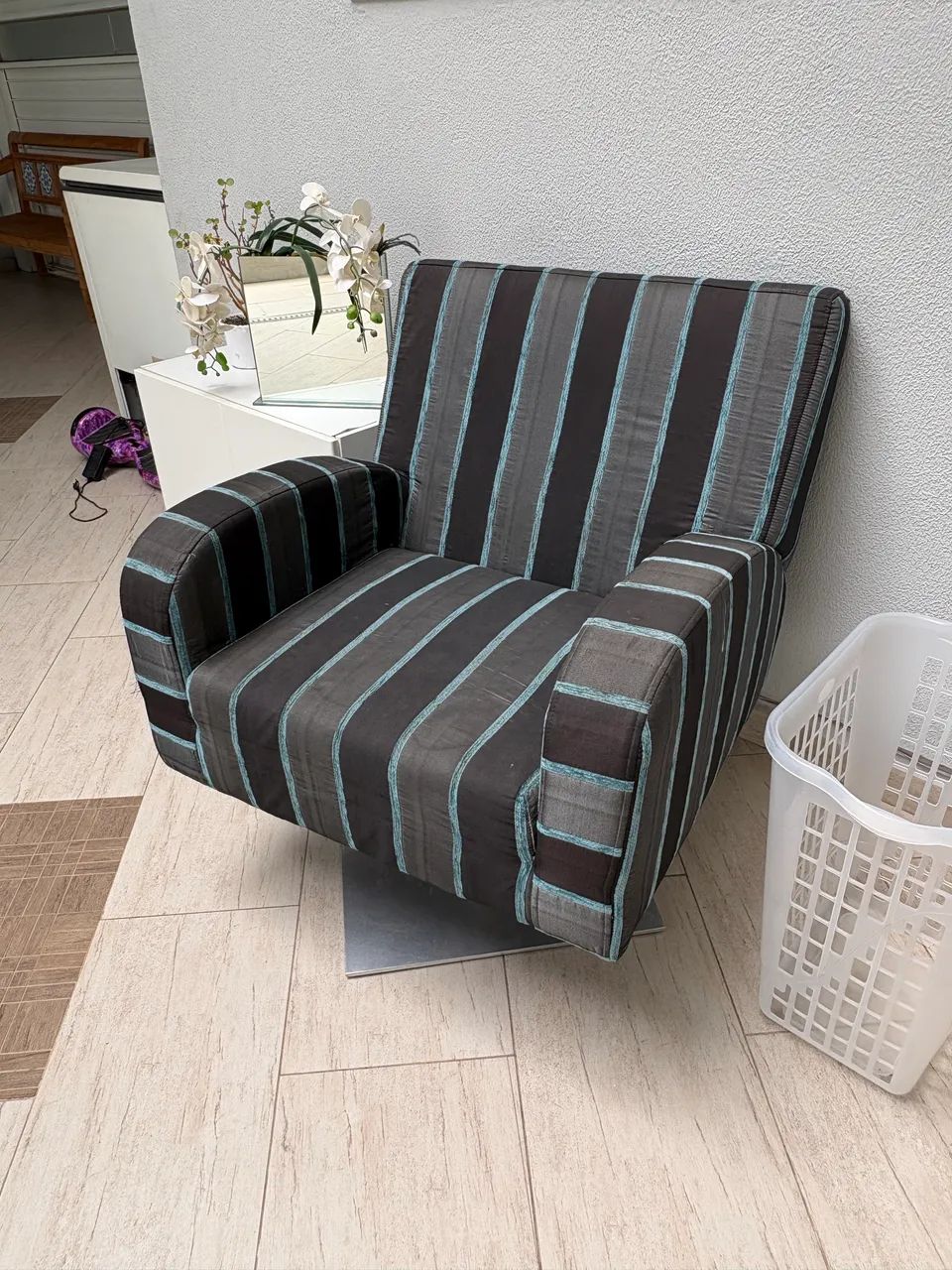 Poltrona rotatória super confortável  - Foto 3