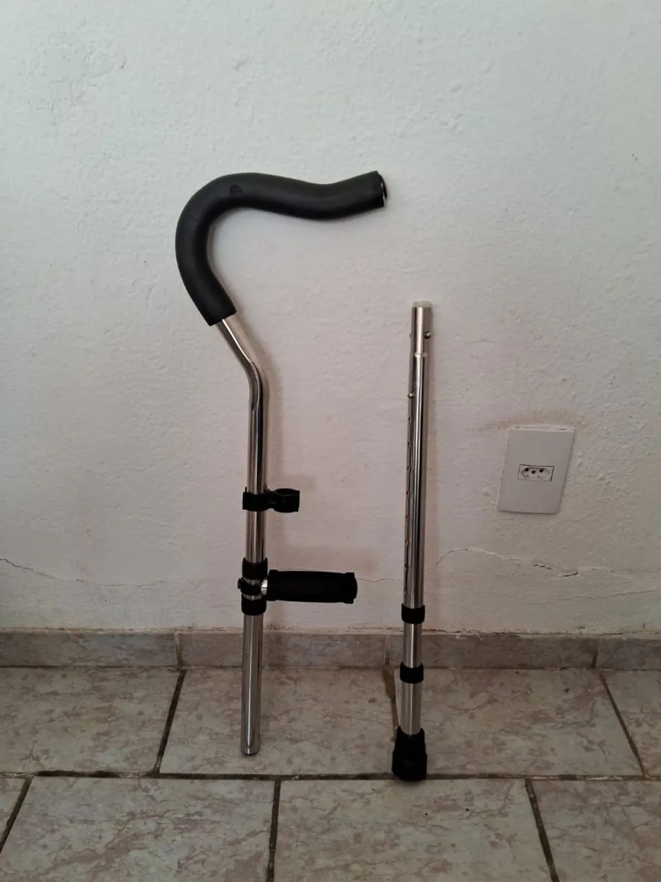 Vendo muleta de apoio.Super resistente .Discreta e ajustável  - Foto 5