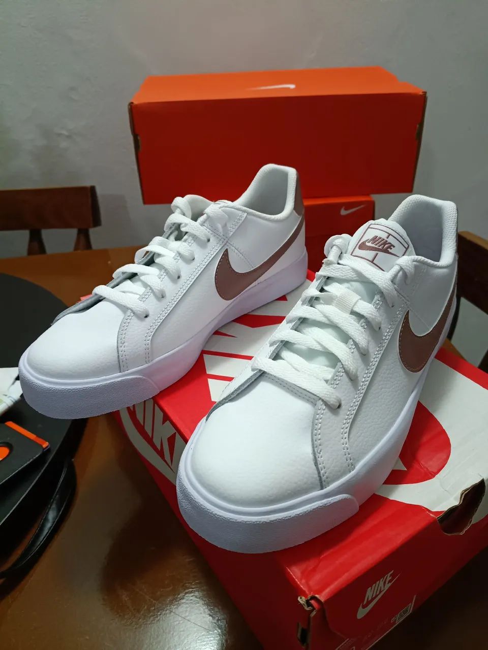 Tênis Nike original branco n° 40 novo na caixa - Foto 2